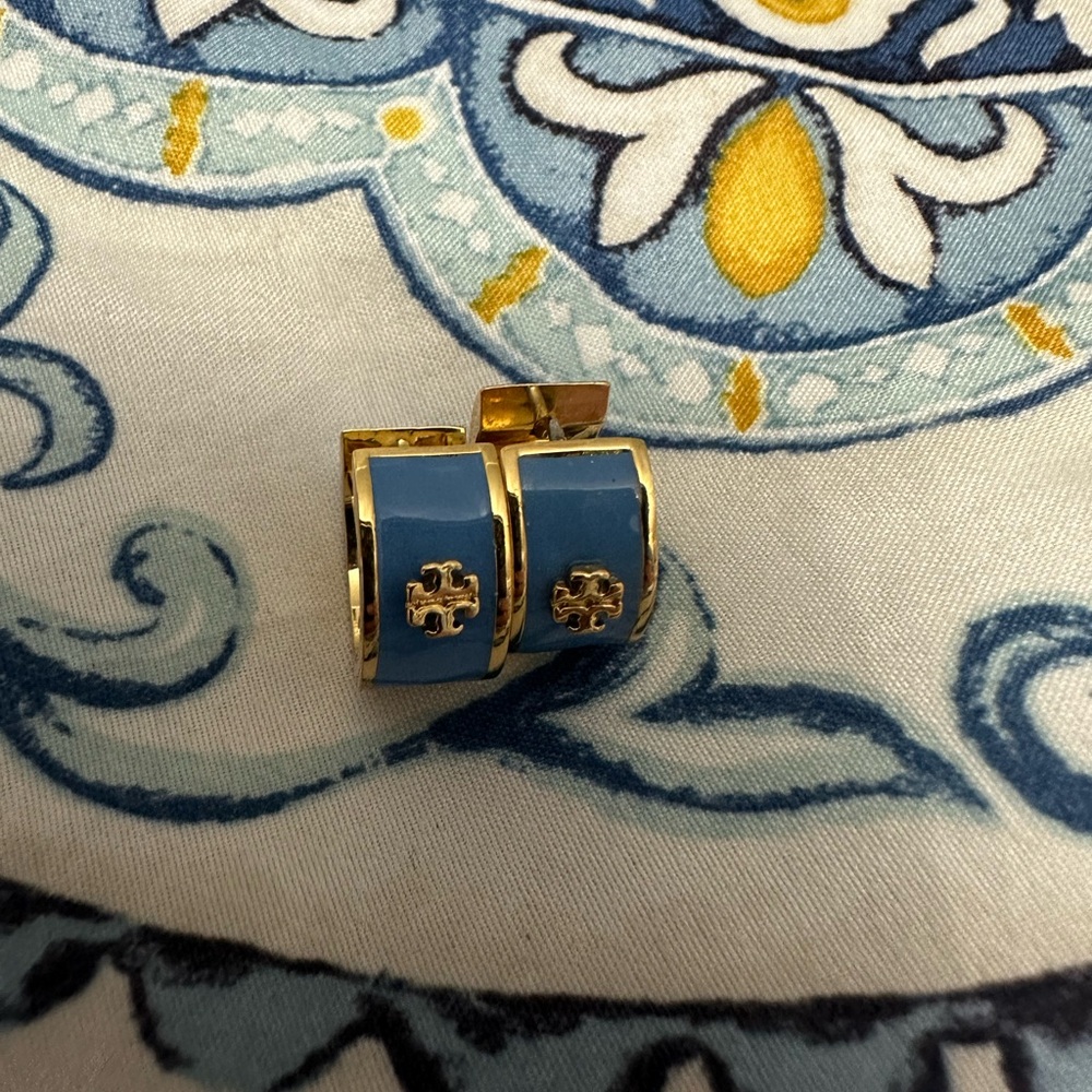 Tory Burch Light Blue hug earrings